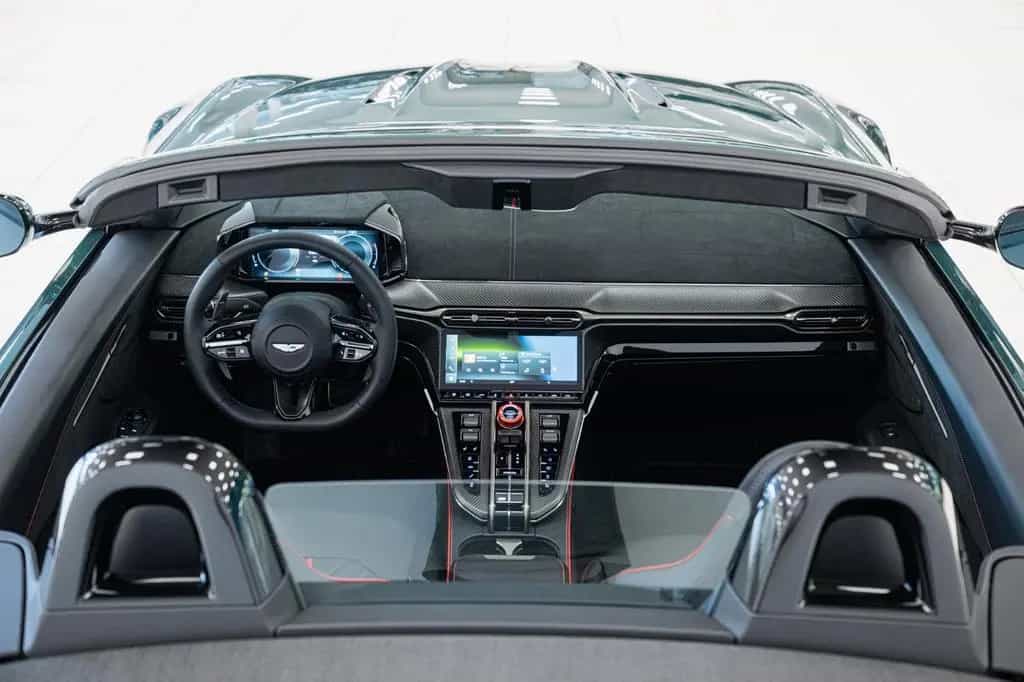 Aston Martin Vantage S Roadster MY26 |S-Highlights CCM Brakes 01/2026-photo-24