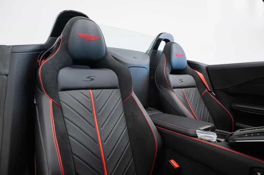 Aston Martin Vantage S Roadster MY26 |S-Highlights CCM Brakes 01/2026-photo-5
