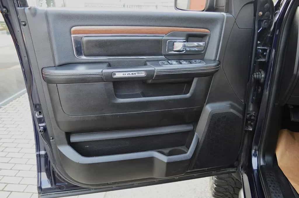 Dodge RAM Laramie Quad Cab 6" Lift 01/2014-photo-15