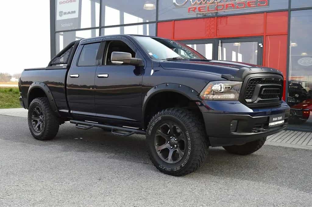 Dodge RAM Laramie Quad Cab 6" Lift 01/2014-photo-2