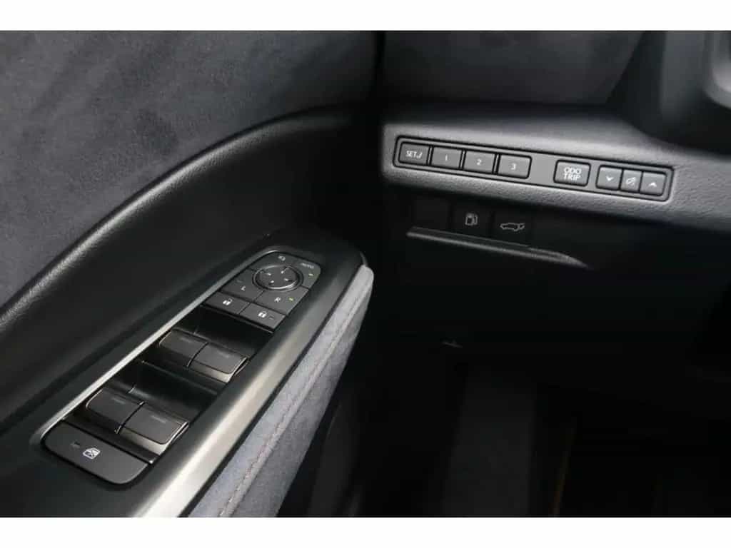 Lexus LBX FWD Cool *LED*360°*M Levinson*HUD*el. Heck* 03/2026-photo-11