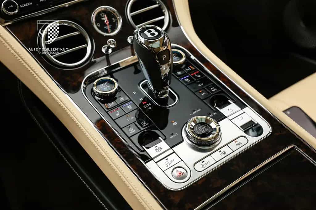 Bentley Continental GT W12 Mulliner/Touring/Rot.Display 07/2020-photo-38