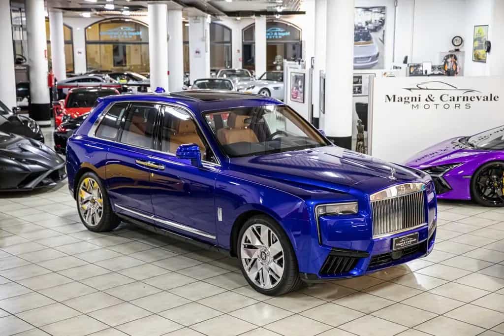 Rolls-Royce Cullinan - Full Spec - Bespoke Interior - VAT 02/2025-photo-1