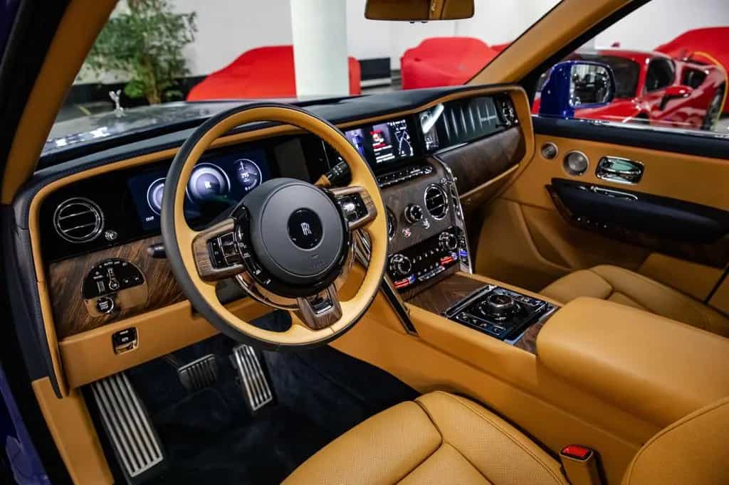 Rolls-Royce Cullinan - Full Spec - Bespoke Interior - VAT 02/2025-photo-14