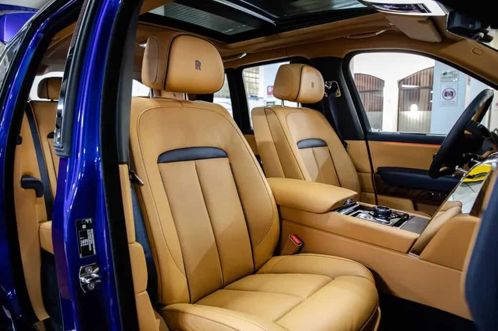 Rolls-Royce Cullinan - Full Spec - Bespoke Interior - VAT 02/2025-photo-18