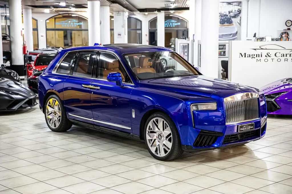 Rolls-Royce Cullinan - Full Spec - Bespoke Interior - VAT 02/2025-photo-2