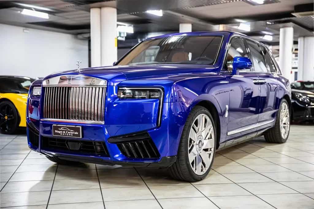 Rolls-Royce Cullinan - Full Spec - Bespoke Interior - VAT 02/2025-photo-4