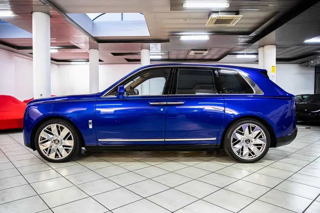 Rolls-Royce Cullinan - Full Spec - Bespoke Interior - VAT 02/2025-photo-5