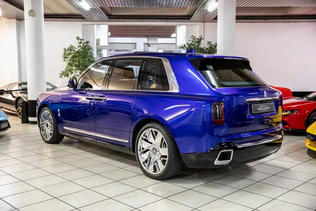 Rolls-Royce Cullinan - Full Spec - Bespoke Interior - VAT 02/2025-photo-9