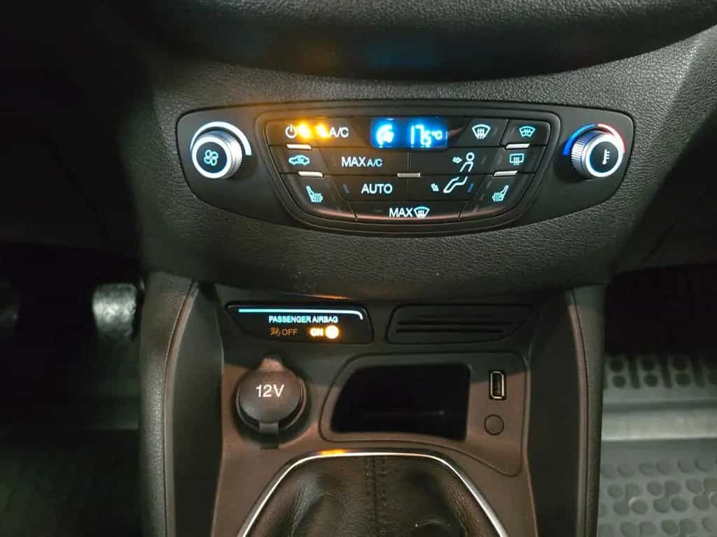 Ford Tourneo Courier Titanium Zahnriemen Service TÜV 08/2018-photo-14