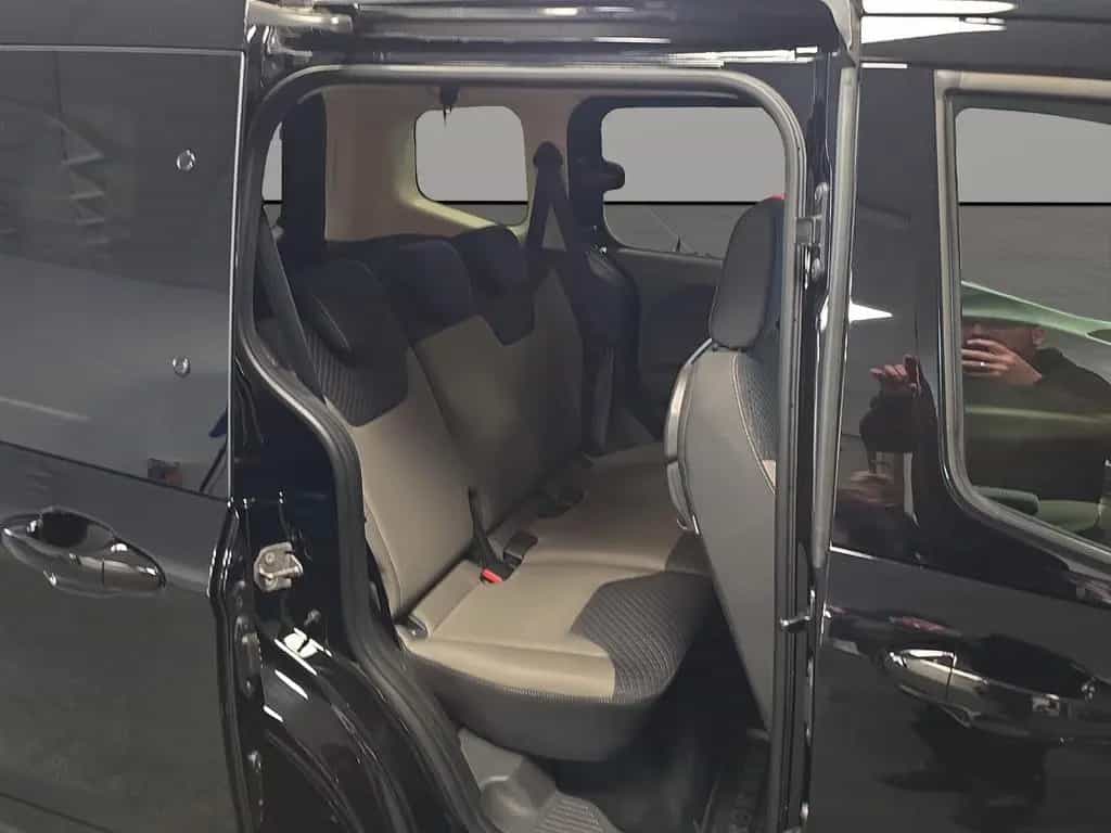 Ford Tourneo Courier Titanium Zahnriemen Service TÜV 08/2018-photo-21