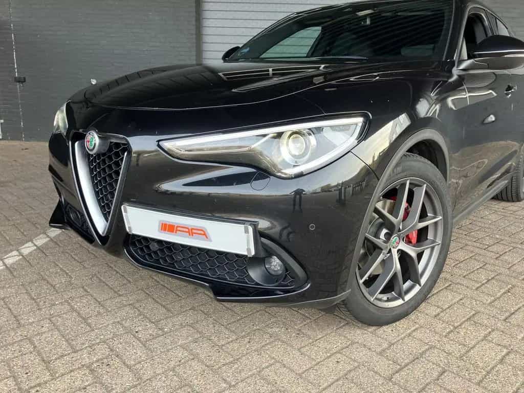Alfa Romeo Stelvio 2.2d SUPER-XENON-LEDER-VOLL 08/2017-photo-2