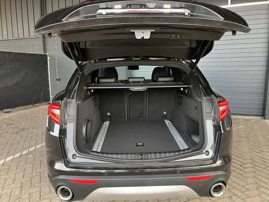 Alfa Romeo Stelvio 2.2d SUPER-XENON-LEDER-VOLL 08/2017-photo-8