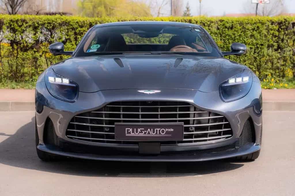Aston Martin DB12 4.0 V8_R21 01/2024-photo-1
