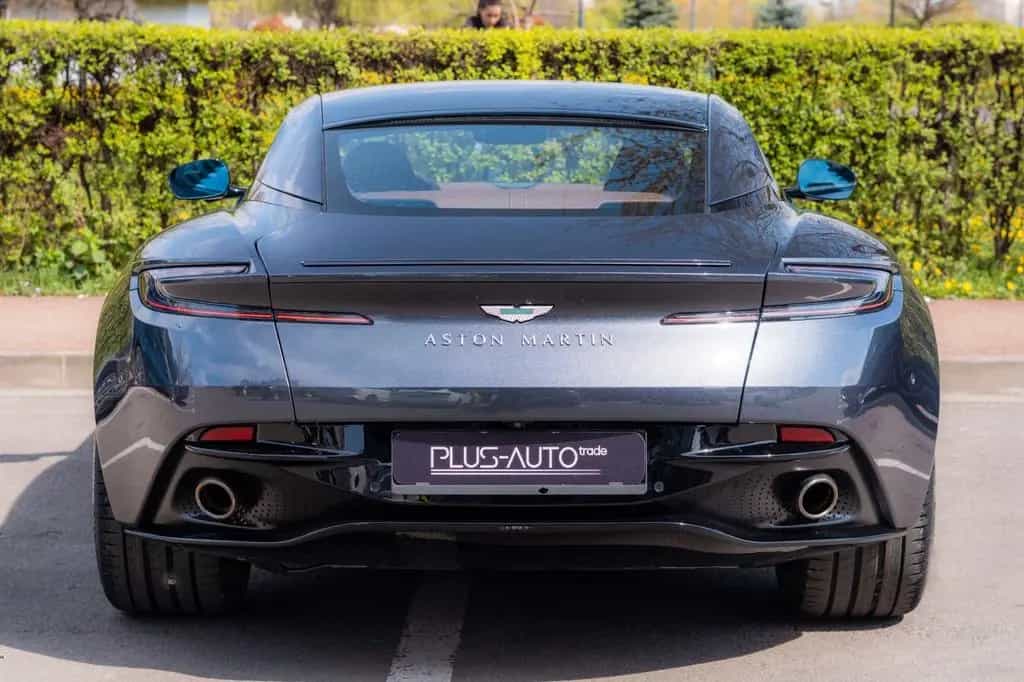 Aston Martin DB12 4.0 V8_R21 01/2024-photo-11