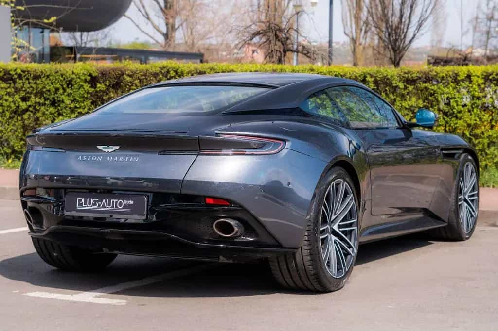 Aston Martin DB12 4.0 V8_R21 01/2024-photo-12