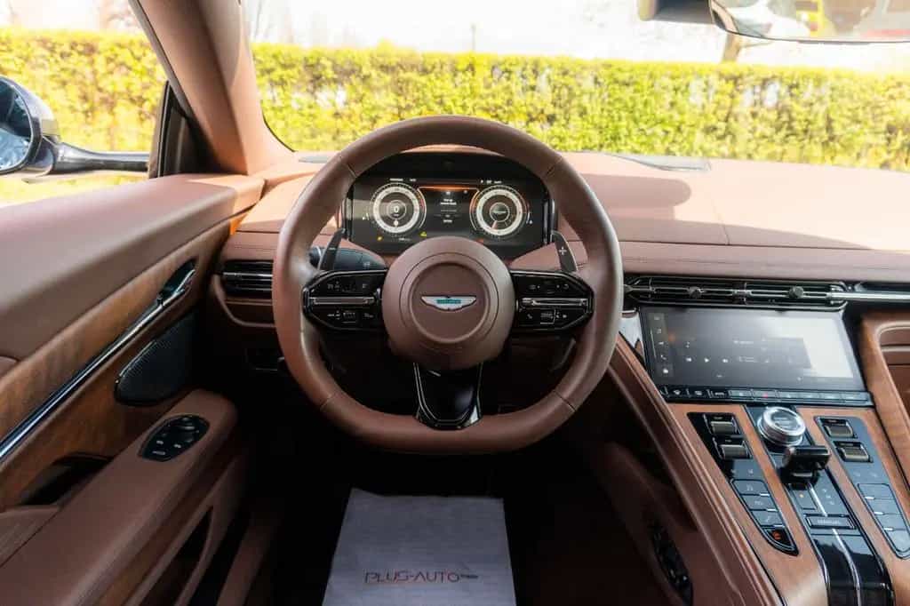 Aston Martin DB12 4.0 V8_R21 01/2024-photo-19