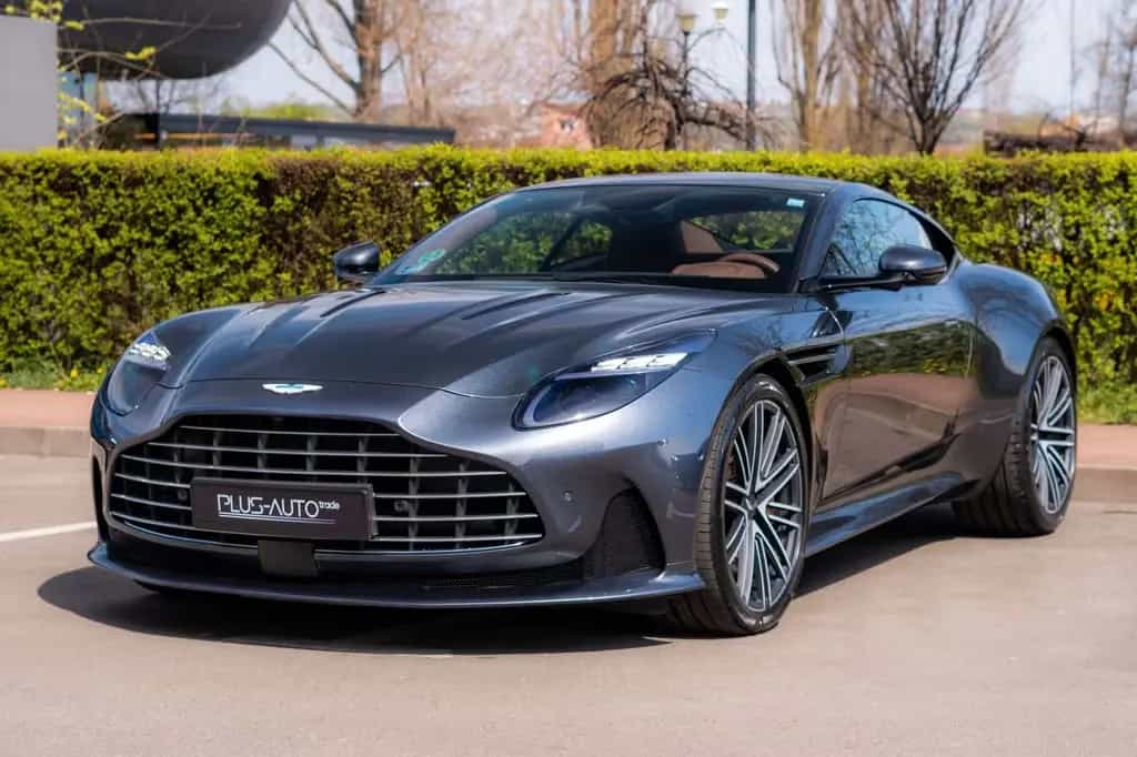 Aston Martin DB12 4.0 V8_R21 01/2024-photo-2