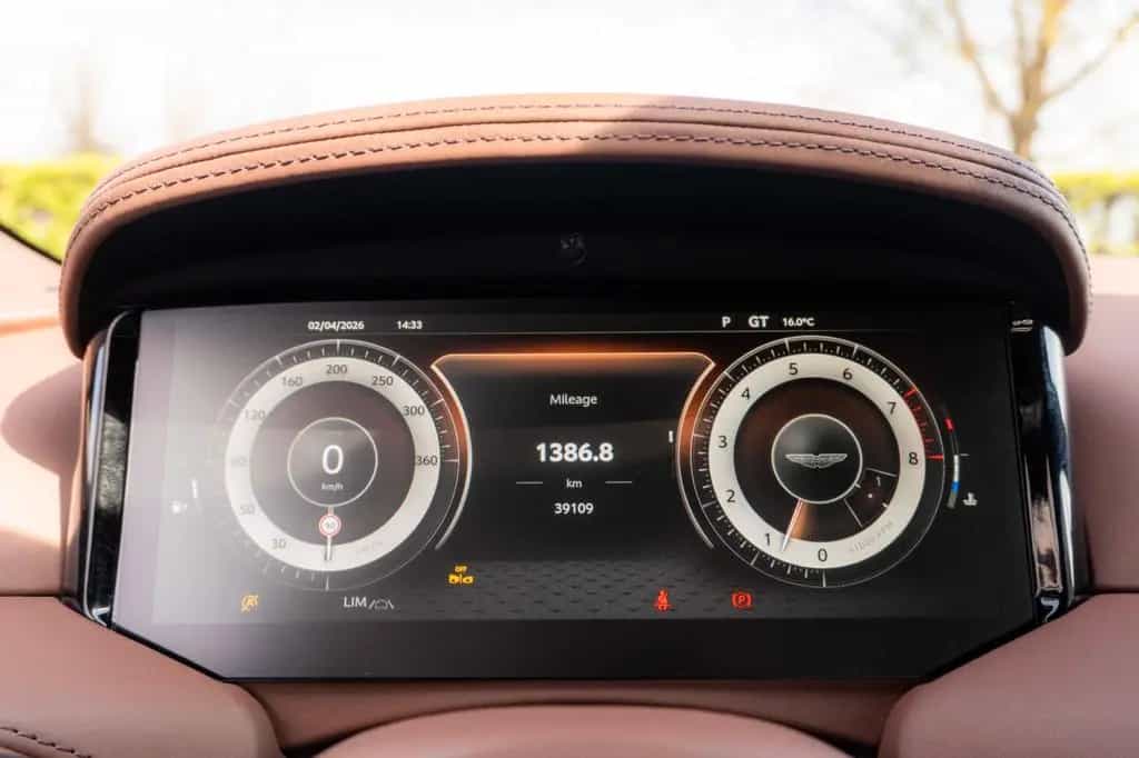 Aston Martin DB12 4.0 V8_R21 01/2024-photo-20