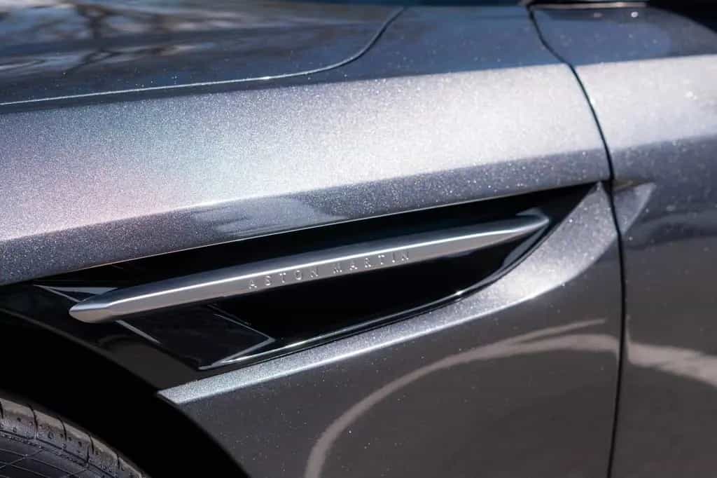 Aston Martin DB12 4.0 V8_R21 01/2024-photo-7