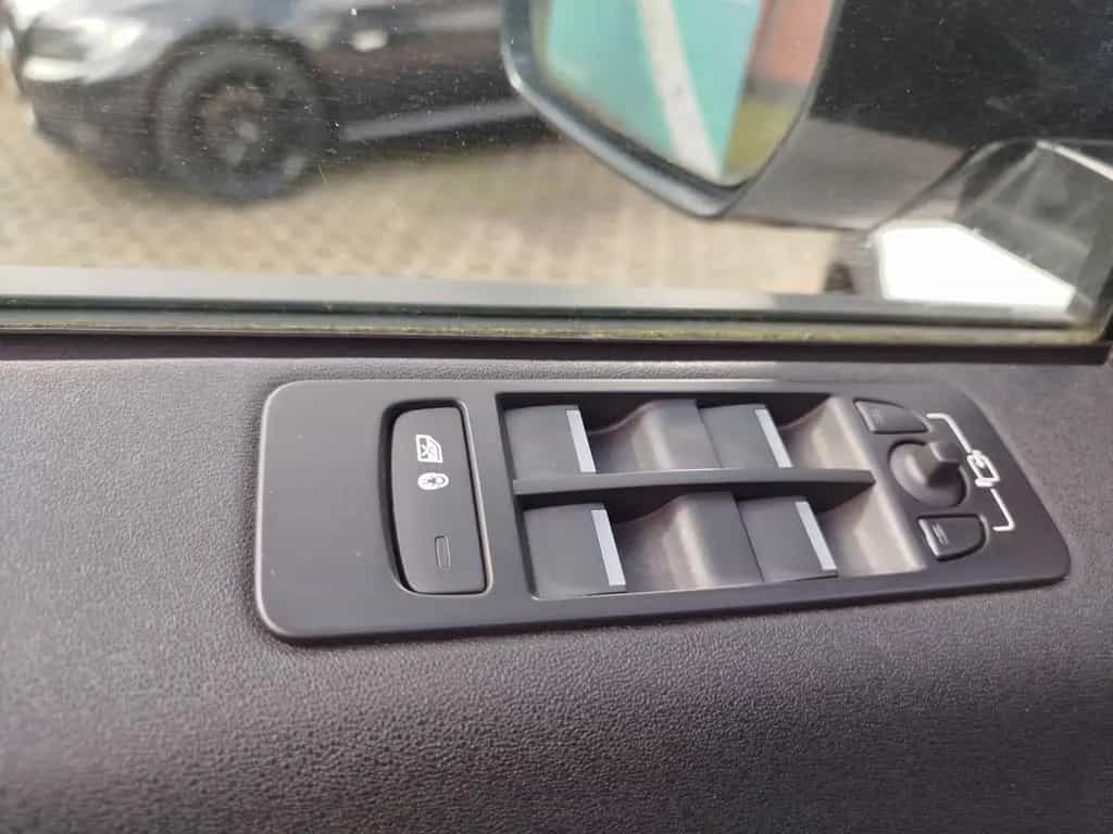 Land Rover Discovery Sport SE 4WD 2,0*Navi*Temp*Garantie 12/2016-photo-28