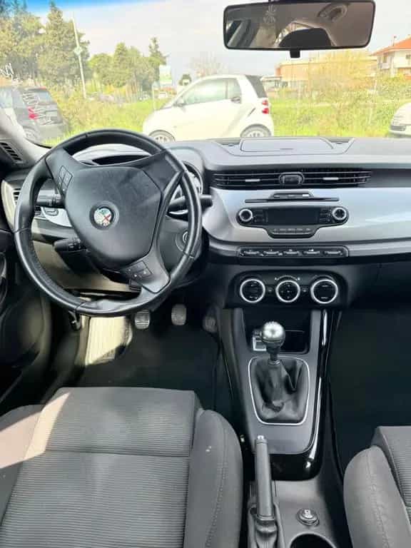 Alfa Romeo Giulietta 1.6 JTDm-2 105 CV Distincti 04/2011-photo-11