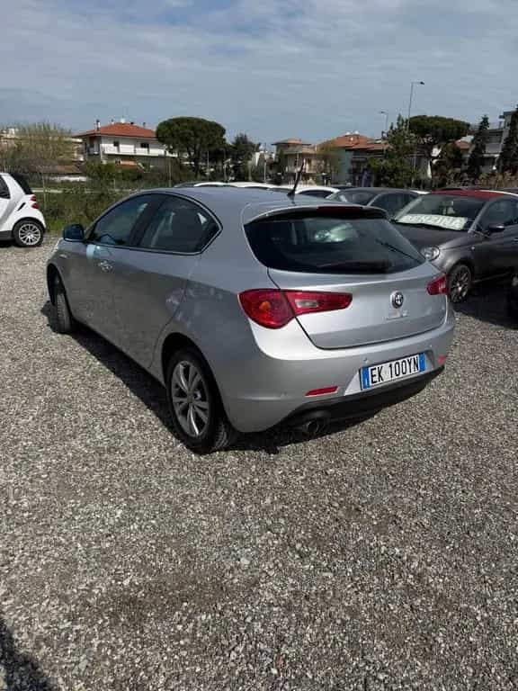 Alfa Romeo Giulietta 1.6 JTDm-2 105 CV Distincti 04/2011-photo-4