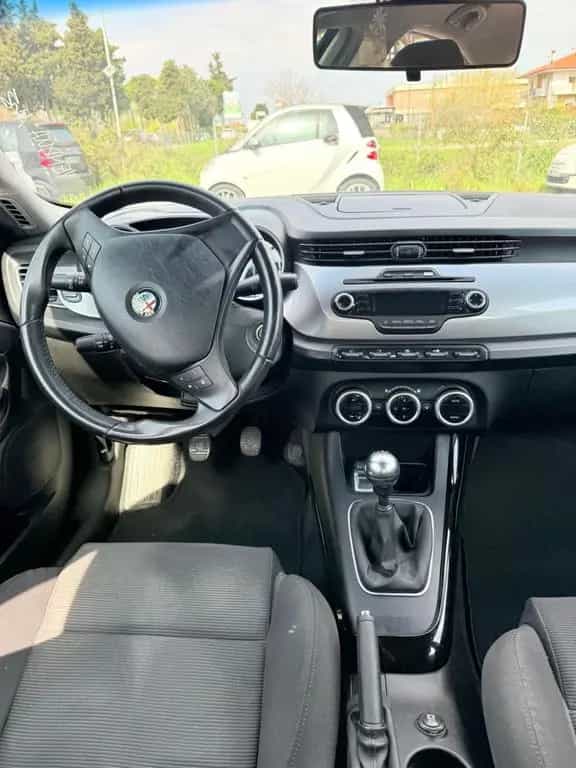 Alfa Romeo Giulietta 1.6 JTDm-2 105 CV Distincti 04/2011-photo-6