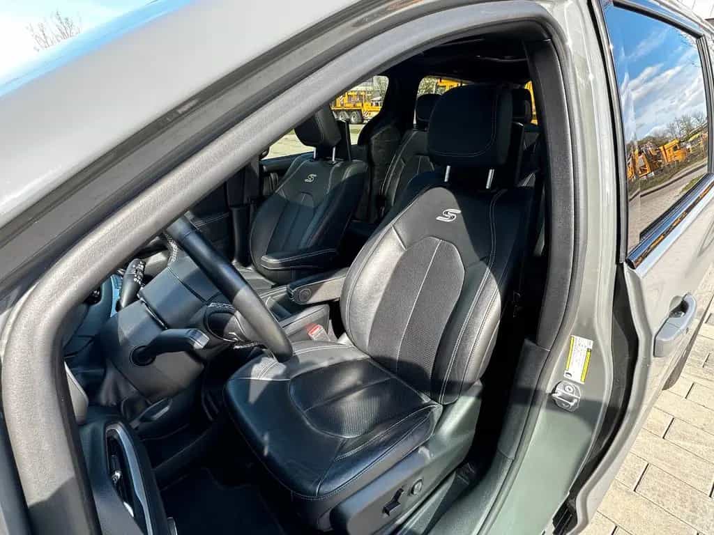 Chrysler Pacifica Launch Edition AWD 10/2020-photo-14