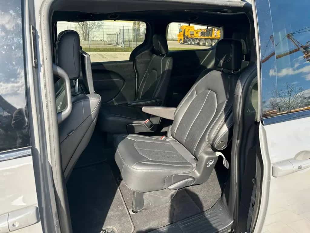 Chrysler Pacifica Launch Edition AWD 10/2020-photo-15