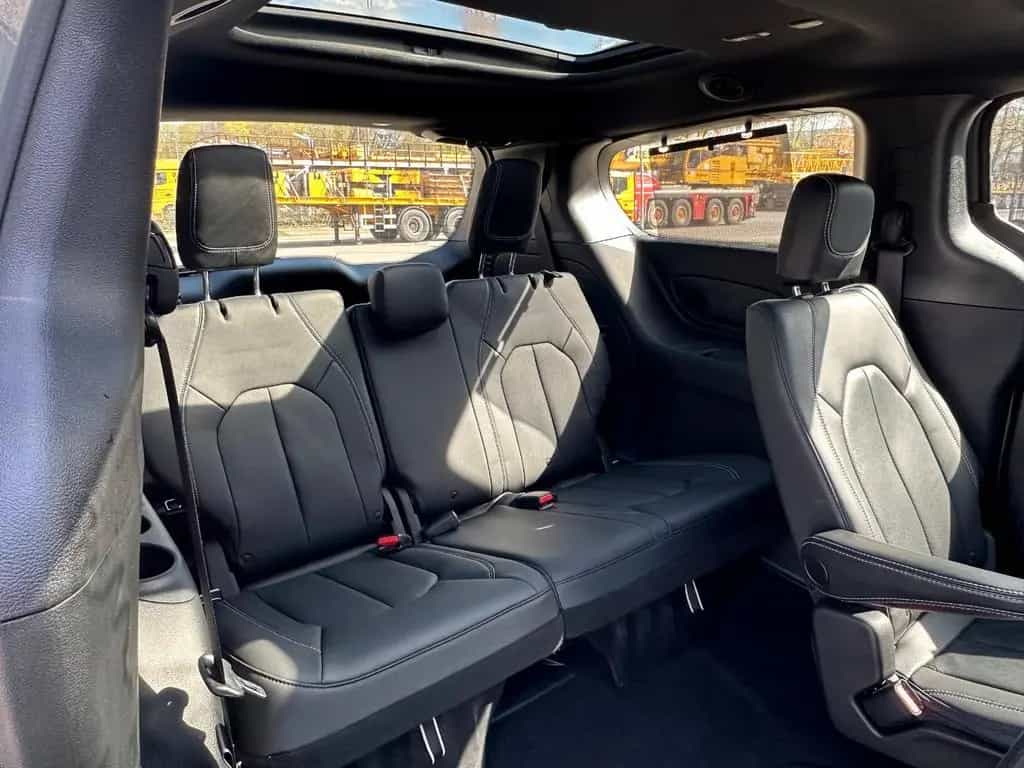 Chrysler Pacifica Launch Edition AWD 10/2020-photo-16