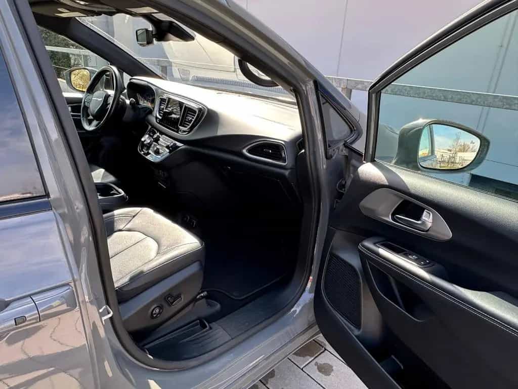 Chrysler Pacifica Launch Edition AWD 10/2020-photo-20