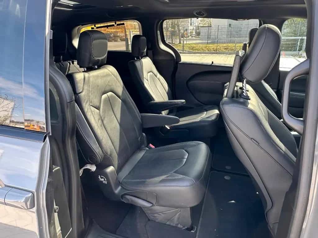 Chrysler Pacifica Launch Edition AWD 10/2020-photo-21