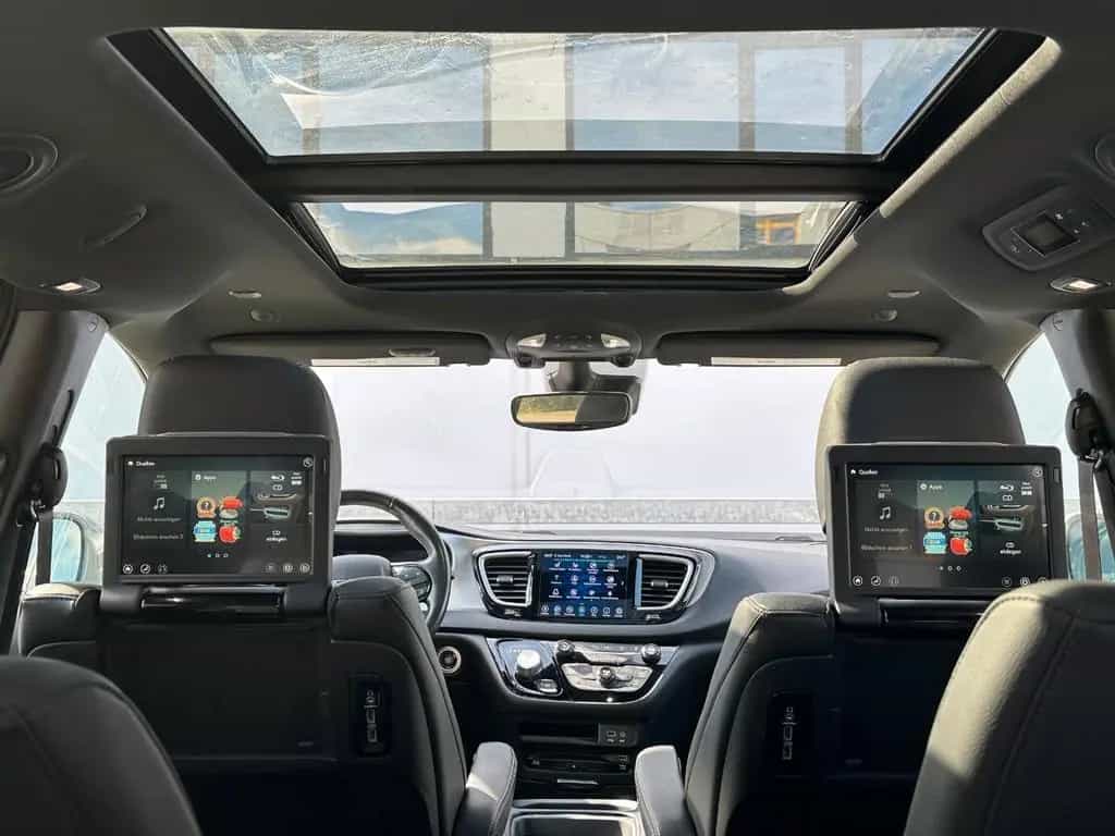 Chrysler Pacifica Launch Edition AWD 10/2020-photo-9