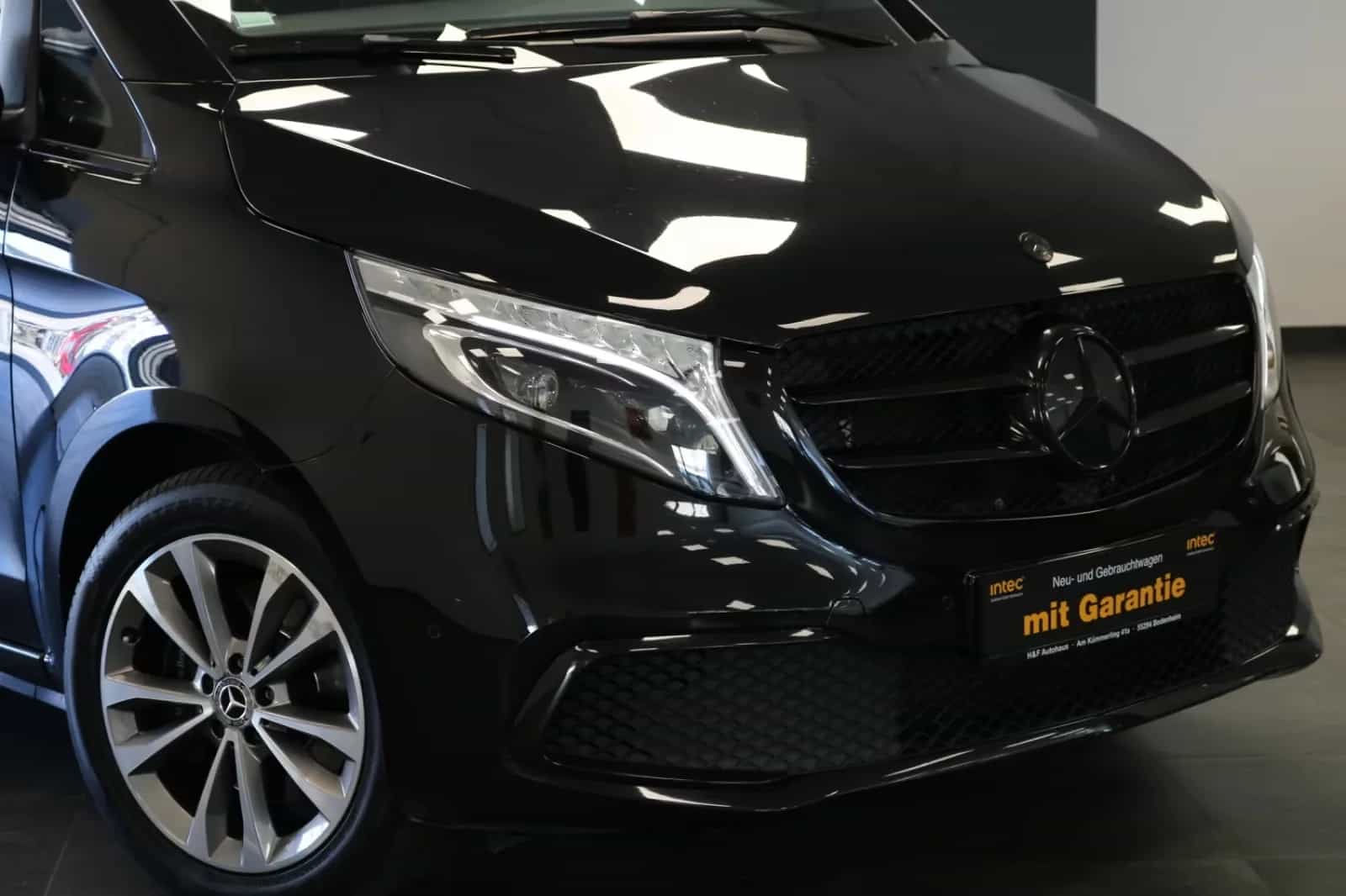 Mercedes-Benz V-Class 250 09/2021-photo-1