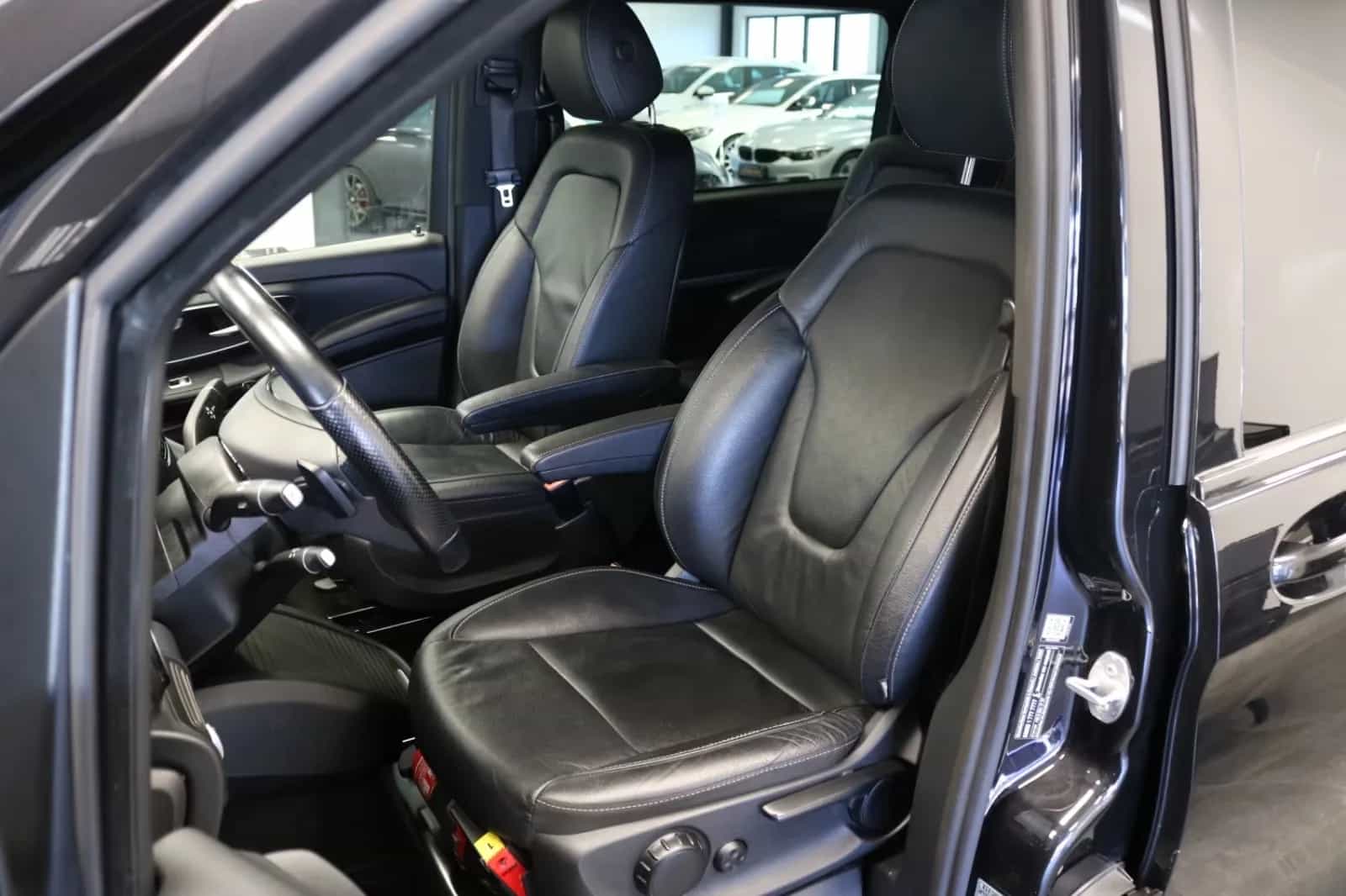 Mercedes-Benz V-Class 250 09/2021-photo-11