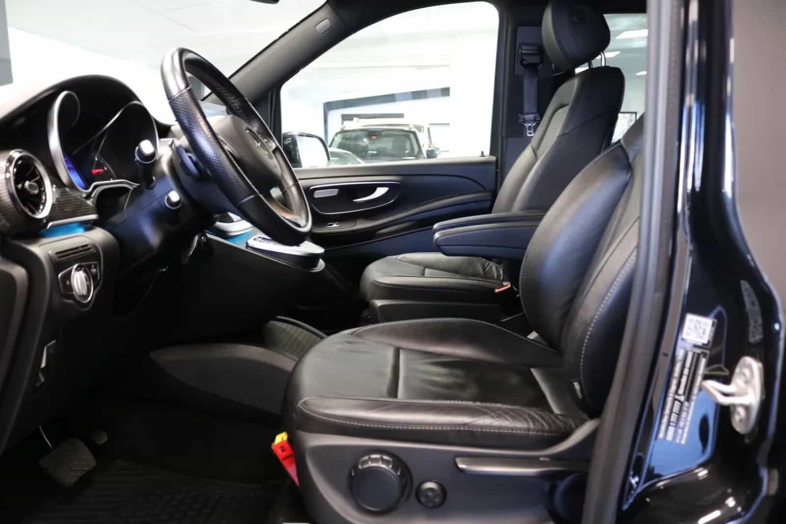 Mercedes-Benz V-Class 250 09/2021-photo-12
