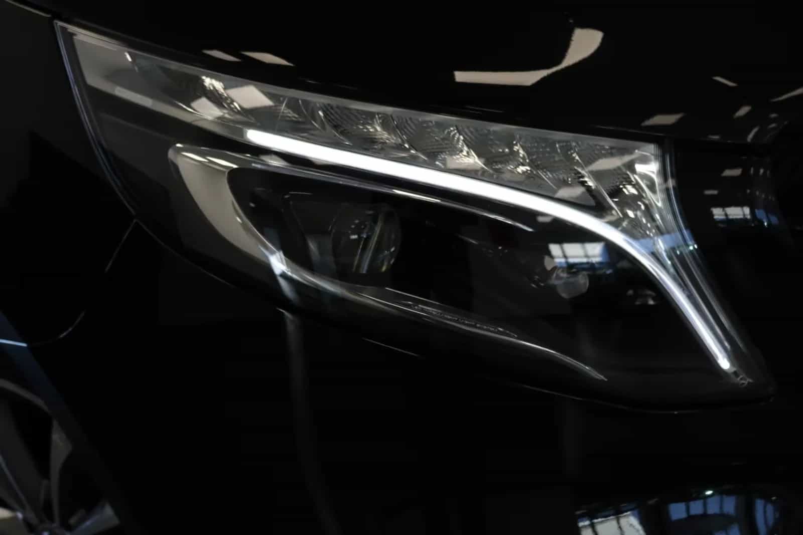 Mercedes-Benz V-Class 250 09/2021-photo-3
