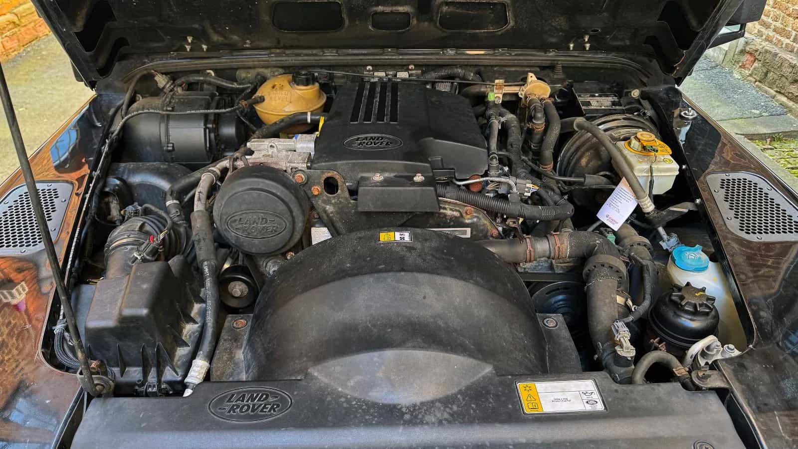 Land Rover Defender 11/2012-photo-16