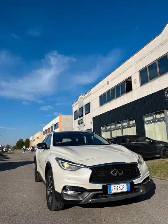Infiniti QX30 2.2 diesel DCT AWD Premium Tech 04/2017-photo-5