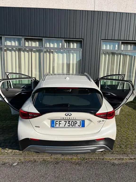 Infiniti QX30 2.2 diesel DCT AWD Premium Tech 04/2017-photo-9