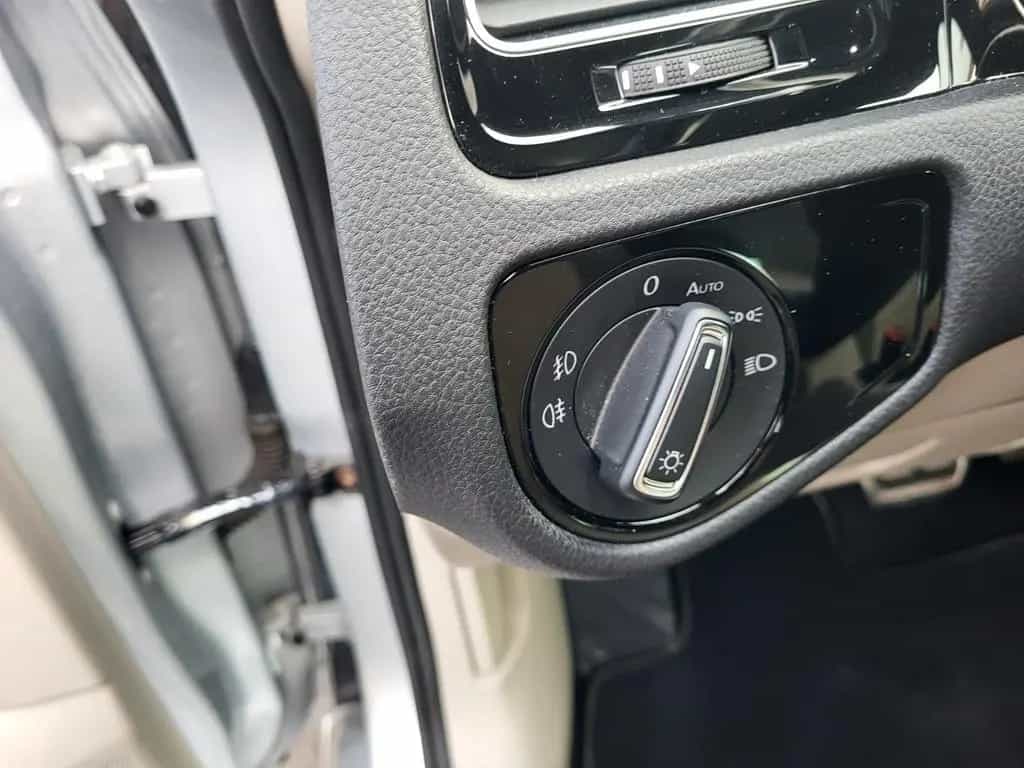 Volkswagen Golf VII Lim. Highline BMT/Start-Stopp 01/2019-photo-27