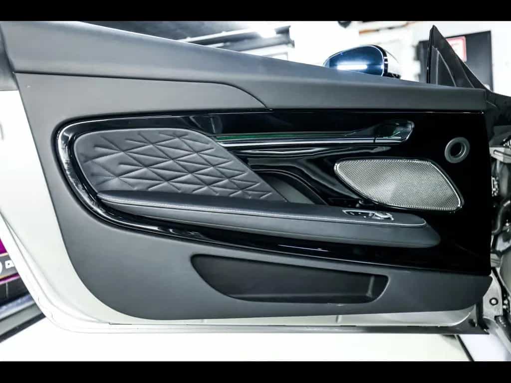 Aston Martin DB12 COUPE 4.0 V8°ALUMINITE SILVER°21'' 06/2024-photo-8