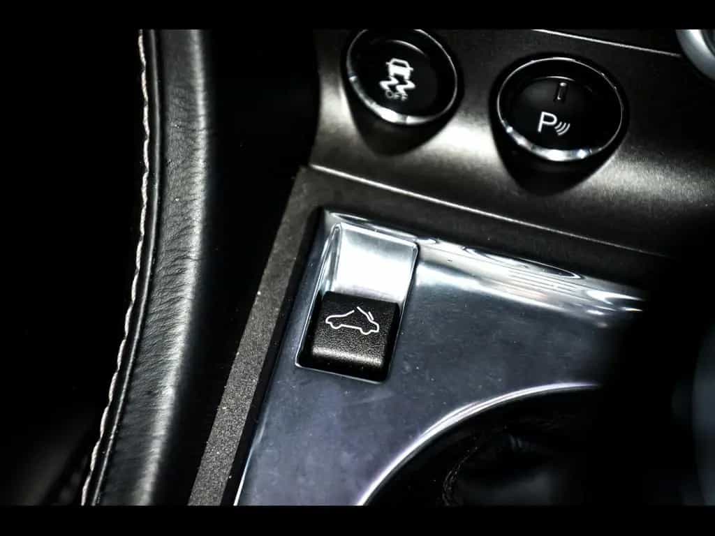 Aston Martin Vantage ROADSTER 4.7 436°MANUAL°NAVI°PDC 03/2014-photo-23