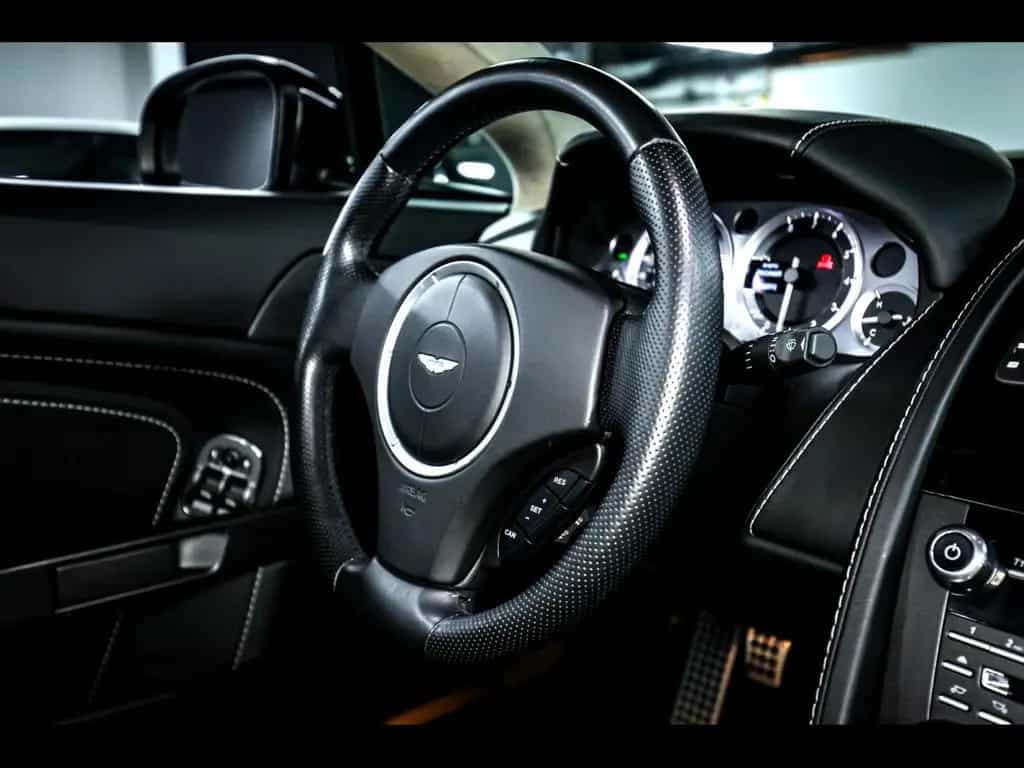 Aston Martin Vantage ROADSTER 4.7 436°MANUAL°NAVI°PDC 03/2014-photo-25