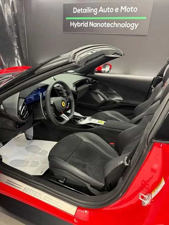 Ferrari 12Cilindri Spider 08/2025-photo-10
