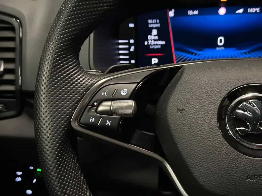 Skoda Karoq Sportline 4x4 *CarPlay*KAMERA*Sport-Sitze* 12/2024-photo-16