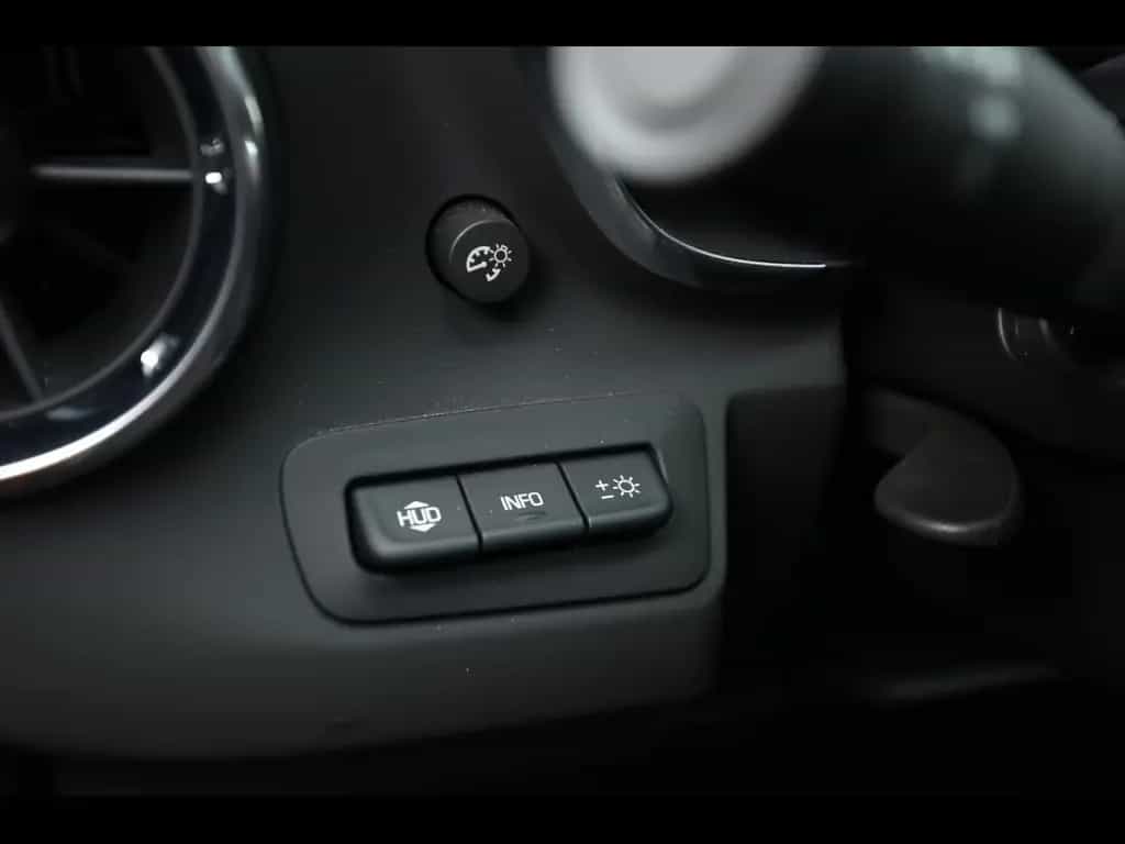 Chevrolet Camaro ZL1°MANUAL 6°PANO°RECARO°BOSE°KAM°HUD 07/2020-photo-22