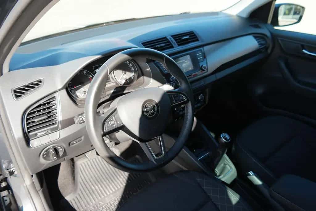 Skoda Fabia 1.0 Style Klimaaut. Sitzheizung PDC USB 04/2018-photo-10