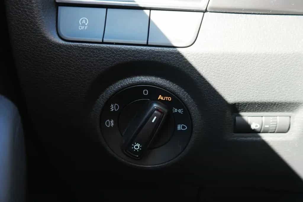 Skoda Fabia 1.0 Style Klimaaut. Sitzheizung PDC USB 04/2018-photo-14
